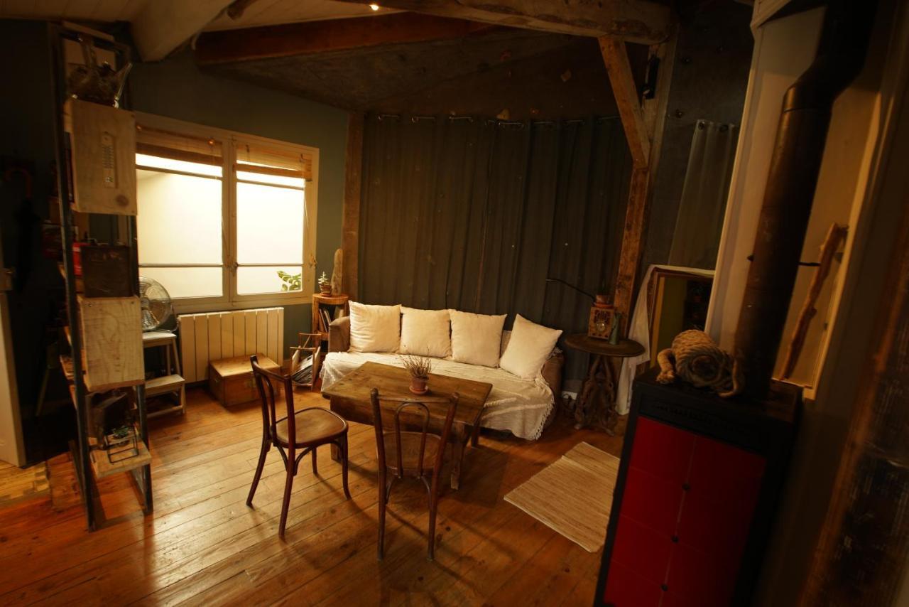 Le Refuge Ceretan, Grand Et Bel Appartement Mansarde En Plein Centre Exterior photo